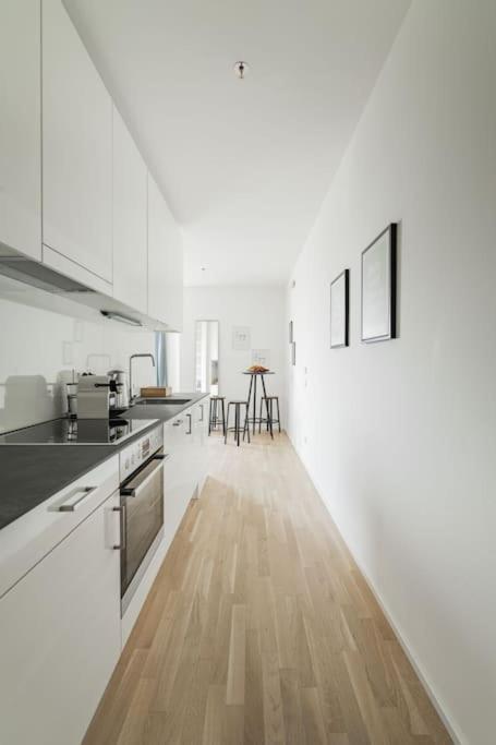 City Sky Studio Mit Balkon Vienna Viena Exterior foto