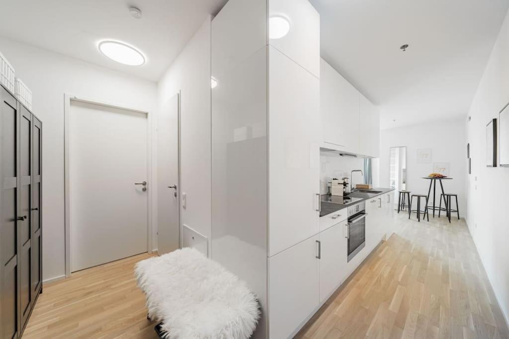 City Sky Studio Mit Balkon Vienna Viena Exterior foto